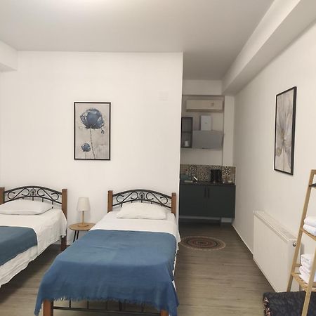 Family Нotel Banuri Кутаиси Екстериор снимка