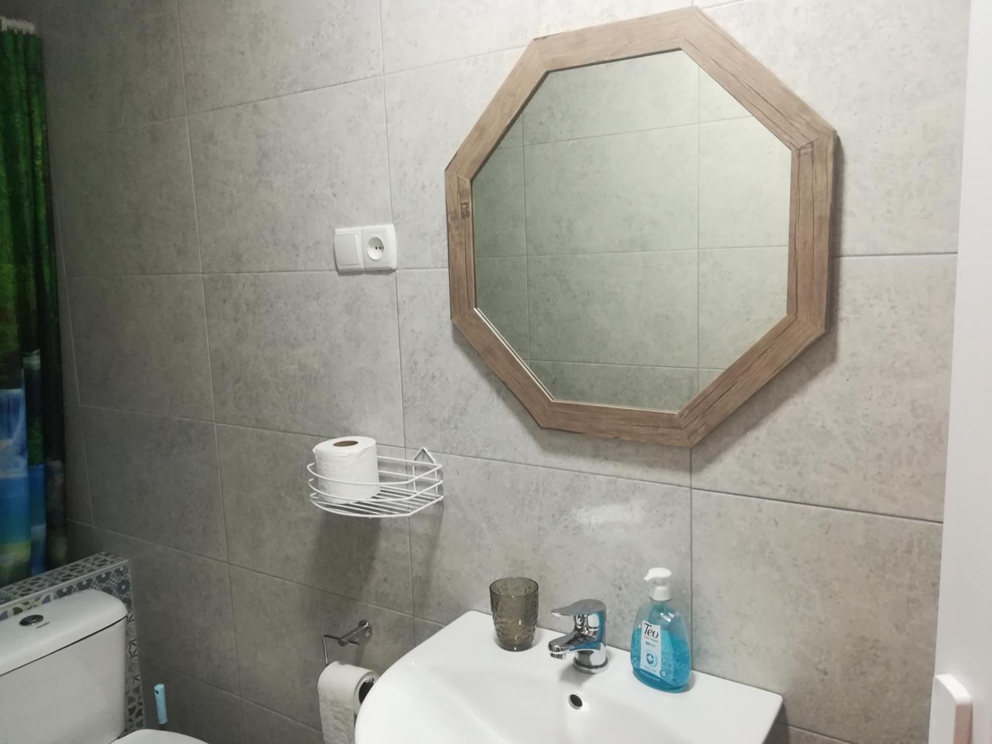 Family Нotel Banuri Кутаиси Стая снимка