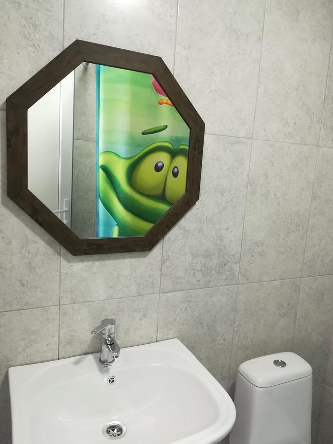 Family Нotel Banuri Кутаиси Екстериор снимка