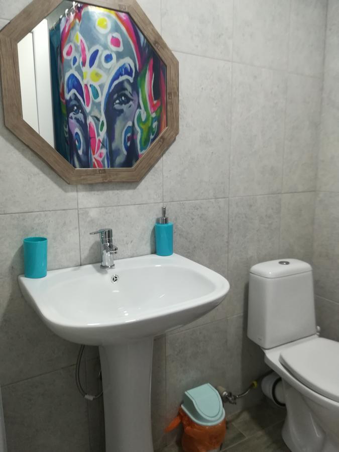 Family Нotel Banuri Кутаиси Екстериор снимка